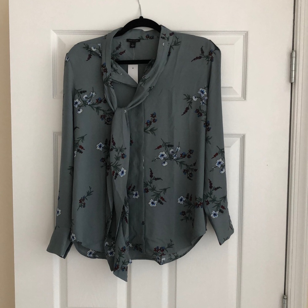 Ann Taylor long sleeve blouse